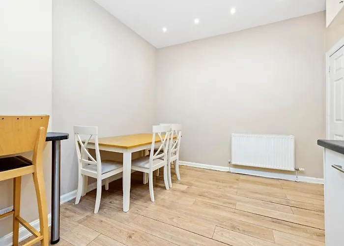 Joivy Family Flat Near Leith